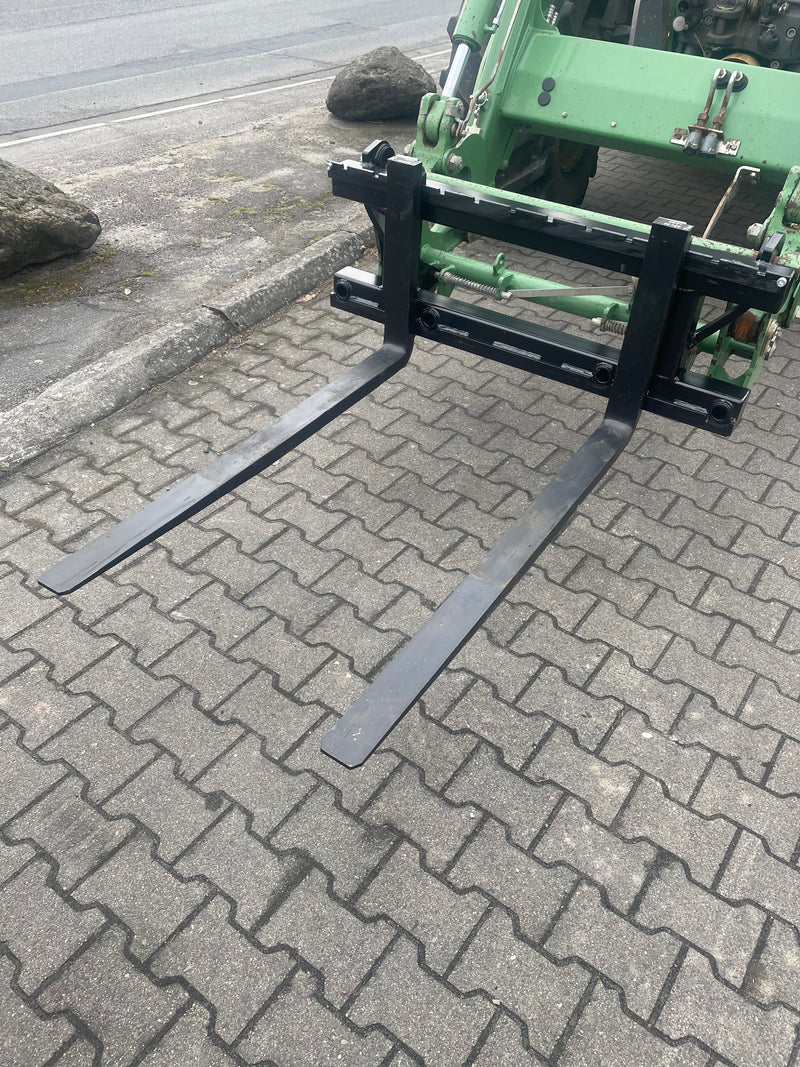 Ballengabelträger mit Aufnahmen für Palettengabeln